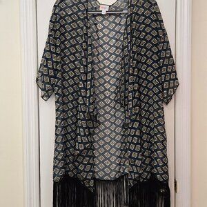LuLaRoe Monroe kimono with fringe - L